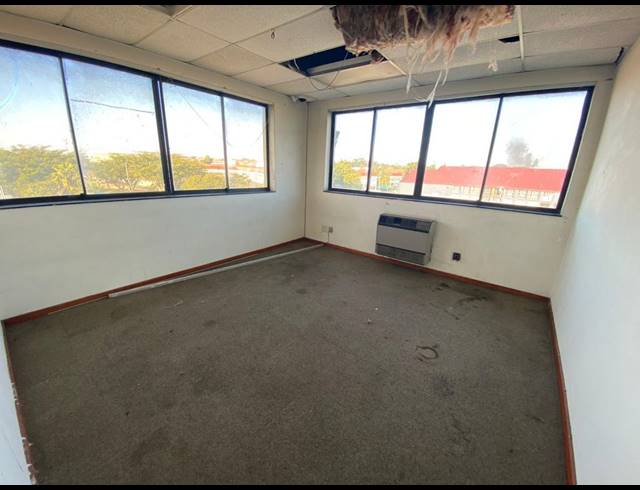 5,500M² WAREHOUSE TO LET IN MAITLAND